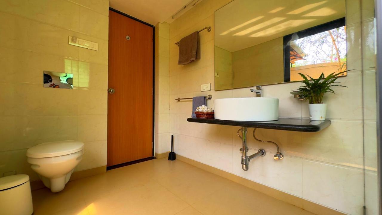 Peace Lily Cottage Карджат Экстерьер фото